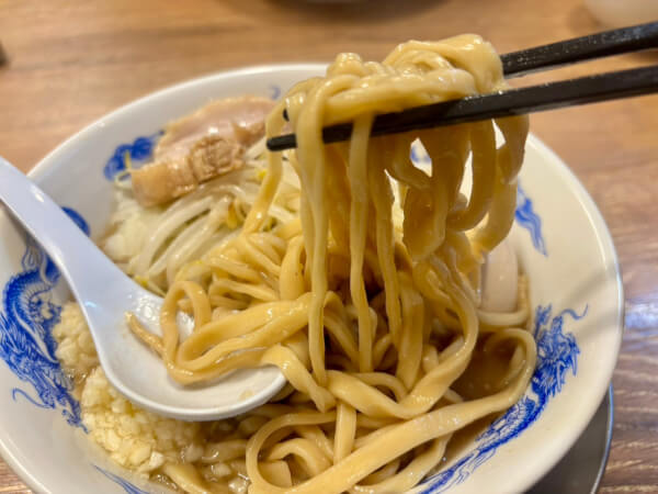 ジャンクガレッジ東大宮店のラーメン 麺リフト